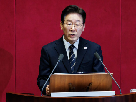 Lee ob prvi obletnici in dvomih v AI Južni Koreji napoveduje razcvet