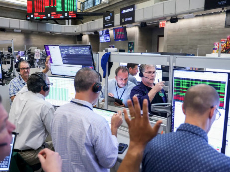 Tedenski pregled borz: Wall Street na rekordih, Evropa v rdečem, Buffettov kazalnik opozarja