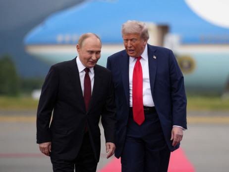 85 minut dolg pogovor Putina in Trumpa: o čem sta govorila