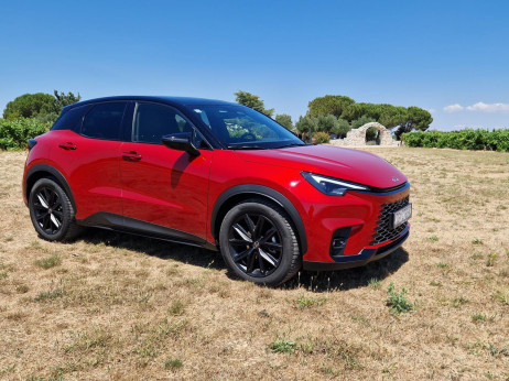 Vozili smo lexusa LBX: mali SUV z veliko luksuza