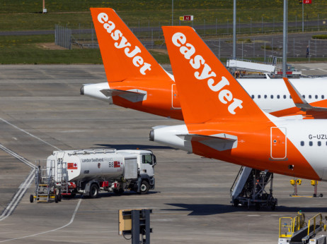 EasyJet sprejel ponudbo Castlelaka, višjo od petih milijard funtov