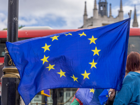 EU načrtuje sankcije proti rekordnim 1.600 podjetjem zaradi pomoči Rusiji