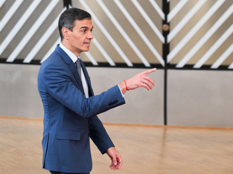 Španski premier Sánchez razpisal predčasne volitve