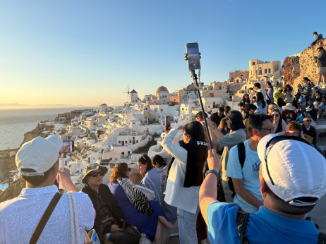 'Selfi' turizem: zakaj bi vas lahko potovanje zaradi fotografiranja stalo več