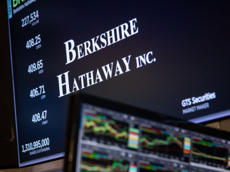 Berkshire Hathaway pod novim vodstvom zmanjšuje svoje denarne zaloge