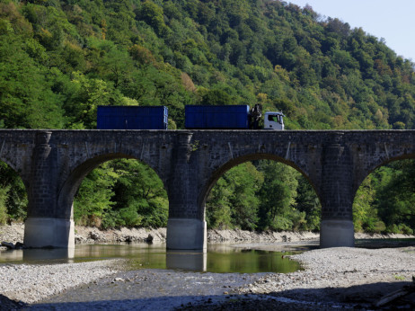 Evropo bo zajel še peti vročinski val: ogroža reke, električno energijo in pridelke