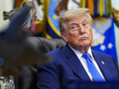 Nova Trumpova grožnja z bombardiranjem, tokrat uperjena proti Omanu