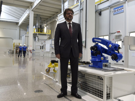 Kosler, Yaskawa: Kitajcev ne smemo podcenjevati, a naši roboti imajo prednosti