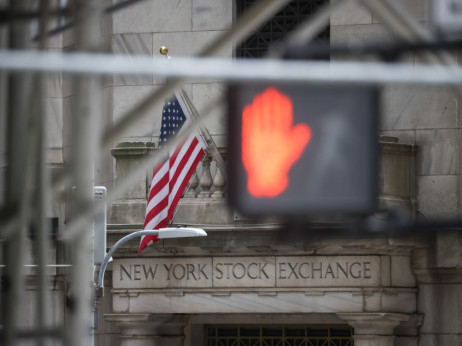 Terminske pogodbe na S&P 500 pridobivajo, pričakovanja glede dobičkov blažijo vpliv nafte