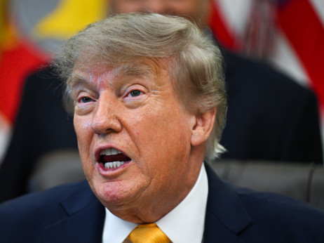 Trump brani umetno inteligenco kljub vse večjemu nezadovoljstvu volivcev pred vmesnimi volitvami