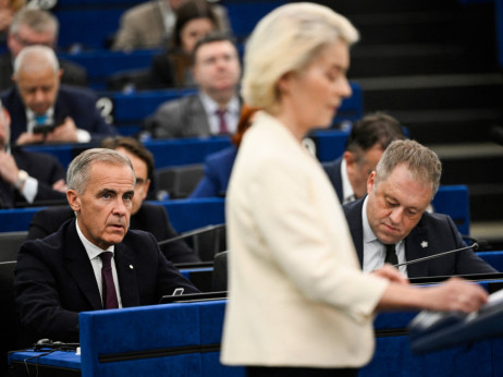 Trump namiguje, da bi partnerstvo med EU in Kanado lahko bilo "sovražno dejanje", grozi s carinami