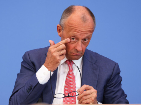 Merzevo vladno koalicijo znova pretresa spor okoli dviga davkov