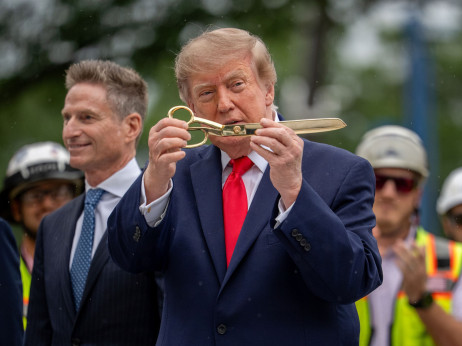 Zakaj Wall Street ne trepeta pred "modrim valom", ampak Trumpovo geopolitiko?