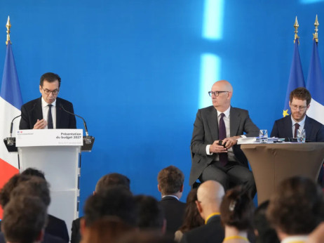 Francija želi z načrtom zmanjšanja primanjkljaja pridobiti naklonjenost vlagateljev