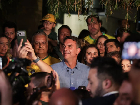 Bolsonaro predsednika Lulo pred drugim krogom brazilskih volitev potisnil na rob poraza