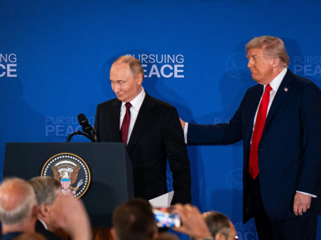 Top 5 novic za začetek dneva: Nova evropska realnost –Trump in Putin, zaveznika