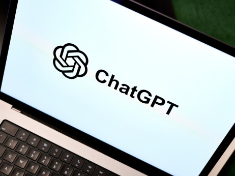 Brez AI ne gre več? ChatGPT in podobna orodja uporablja že skoraj milijon Slovencev