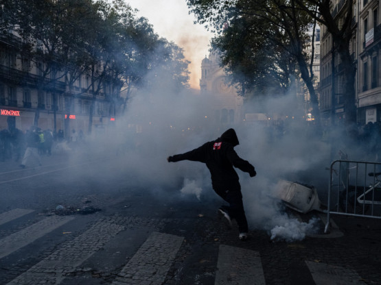 Zakaj je francoske proteste tako težko obvladovati