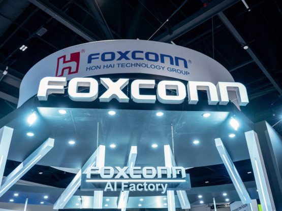 Foxconn za 648 milijonov evrov prevzema polovico avtomobilske divizije Mitsubishi Electric