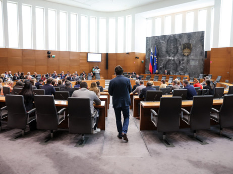 Top 5 novic za začetek dneva: Odbor DZ za finance danes o proračunu za 2028