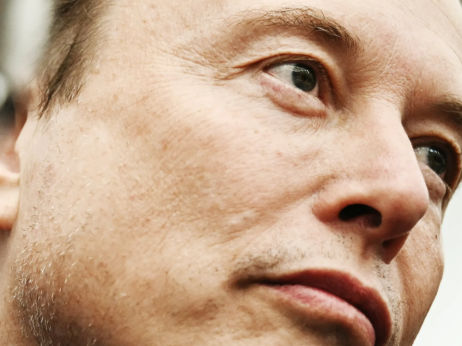 Musk želi združitev Tesle in SpaceX še pred Trumpovim odhodom