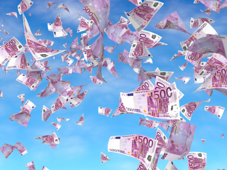 Naložbe Slovencev: rekorder prejel 12,4 milijona evrov dividend